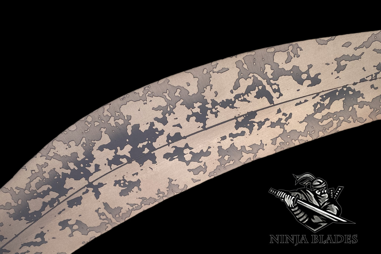 Steel Bloodhound's Fang Life-size Replica