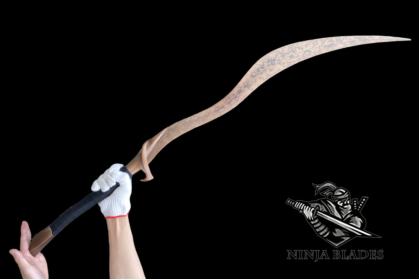 Steel Bloodhound's Fang Life-size Replica