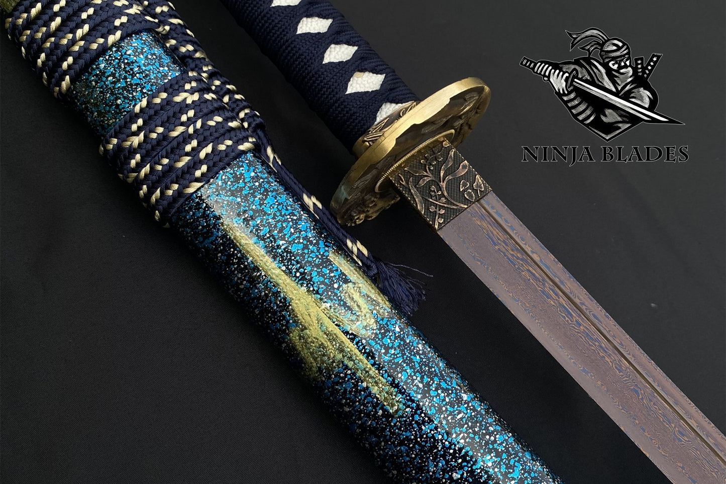 Red Damascus Steel Samurai Katana – The Crane’s Grace