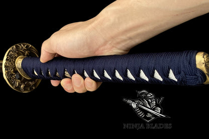 Red Damascus Steel Samurai Katana – The Crane’s Grace