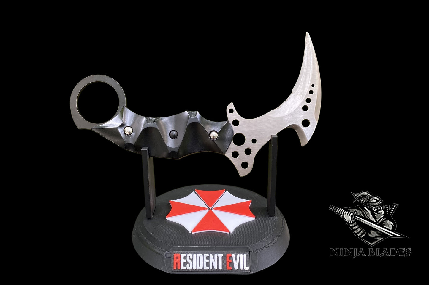 Re8 Village Chris Karambit Metal Replica - Blunt Blade Prop