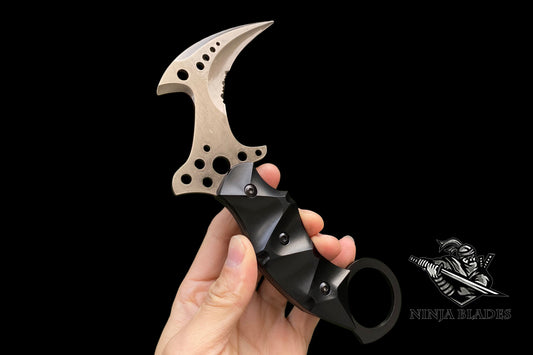 Re8 Village Chris Karambit Metal Replica - Blunt Blade Prop