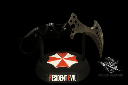 Re8 Village Chris Karambit Metal Replica - Blunt Blade Prop